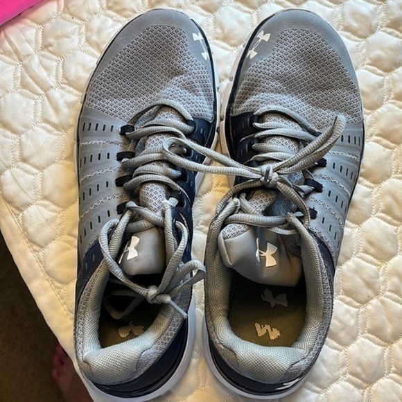 Under Armour Women’s basketball shoes, size 12 women, hardly worn. - Picture 1 of 7